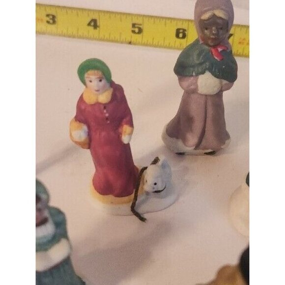 Lot of 9 Lemax Christmas Village Figurines Gumball Machine Resin Porcelain - Picture 4 of 16